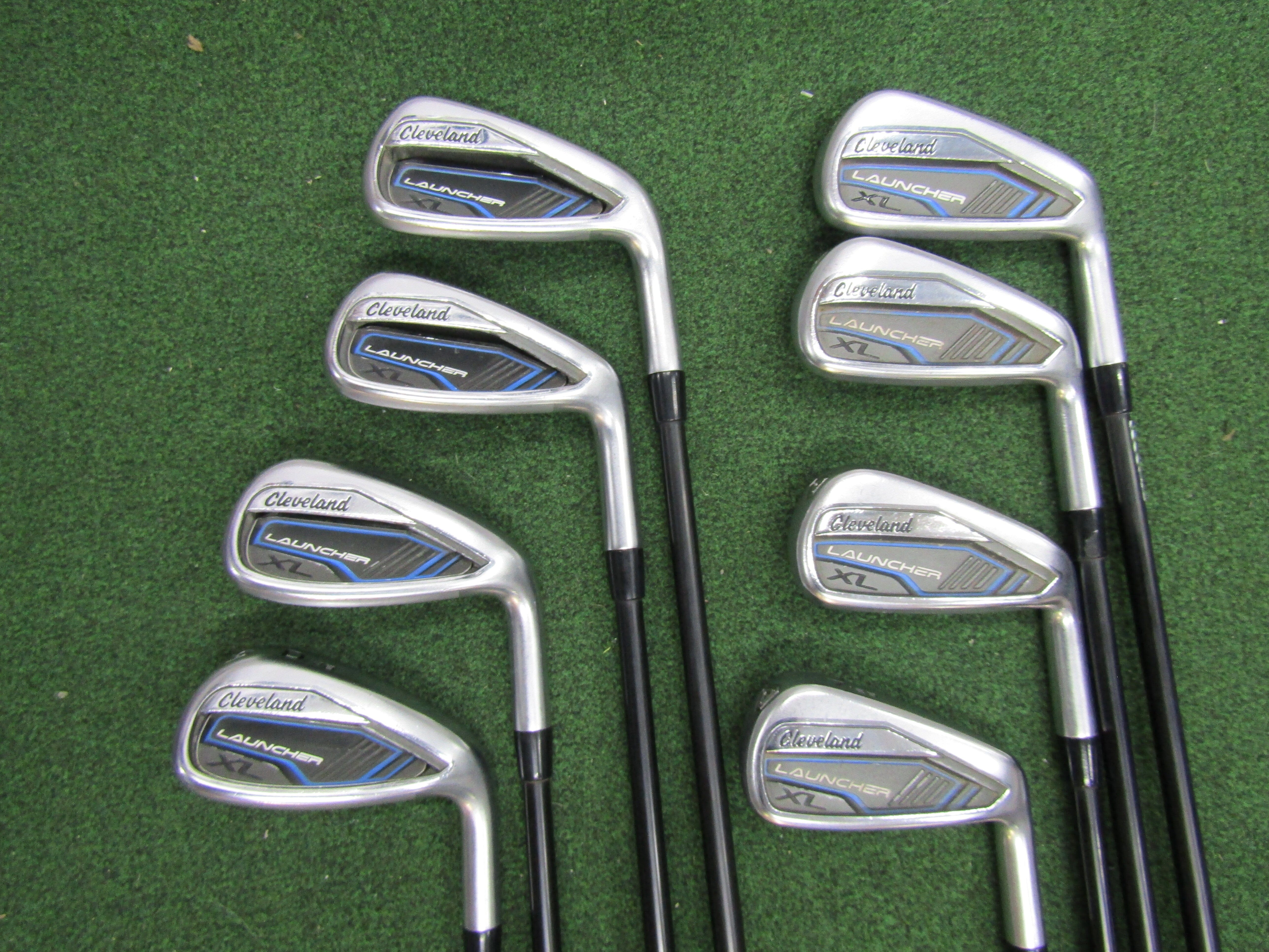 Cleveland Launcher XL #4-PW, DW 8 pc. Iron Set Regular Flex Graphite Men's Right Pre-Owned Iron Sets Cleveland