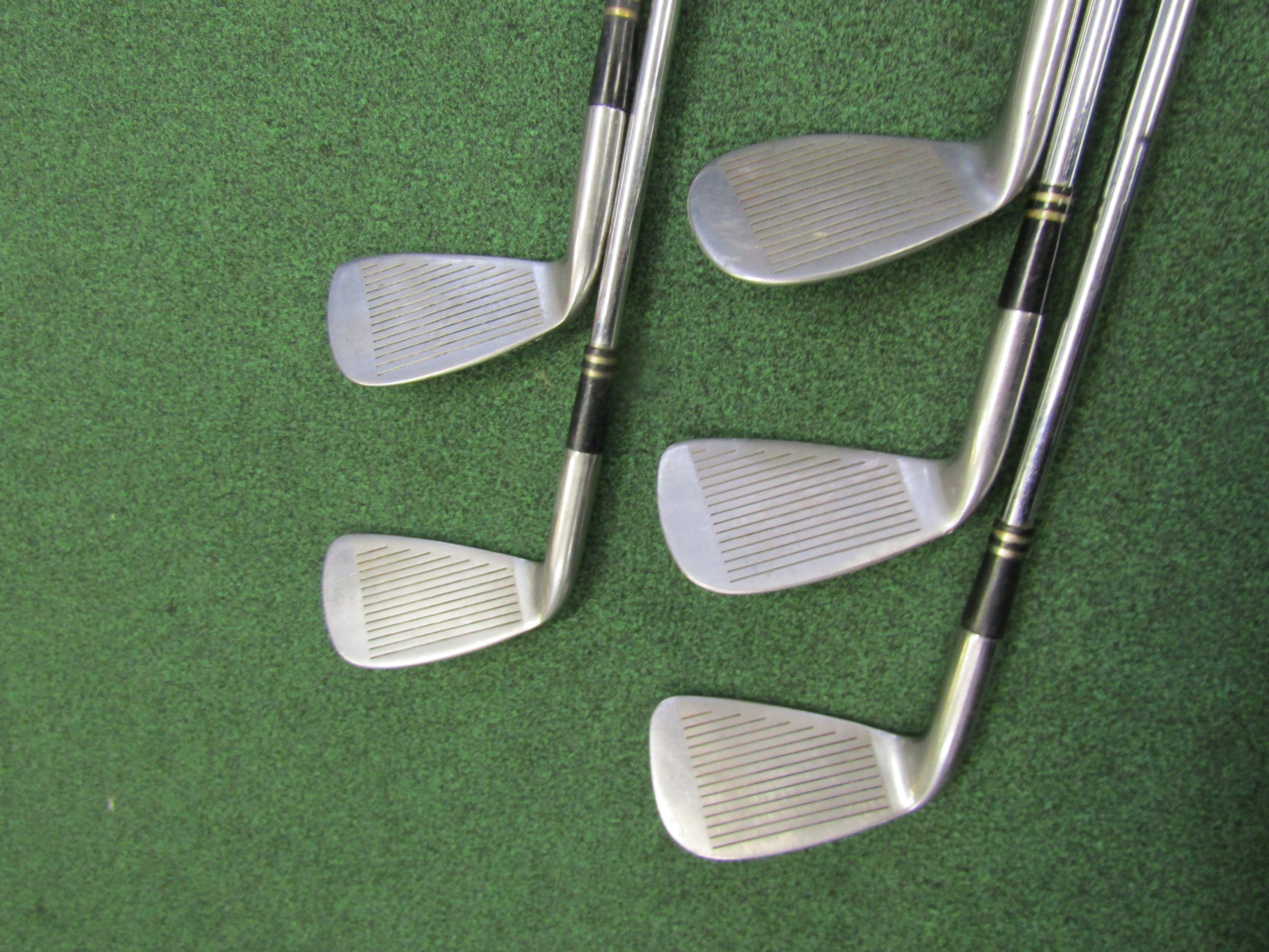 McMANIS Quad Force Oversize #6-PW 5pc. Iron Set Stiff Steel Men's Right Pre-Owned Iron Sets McMANIS