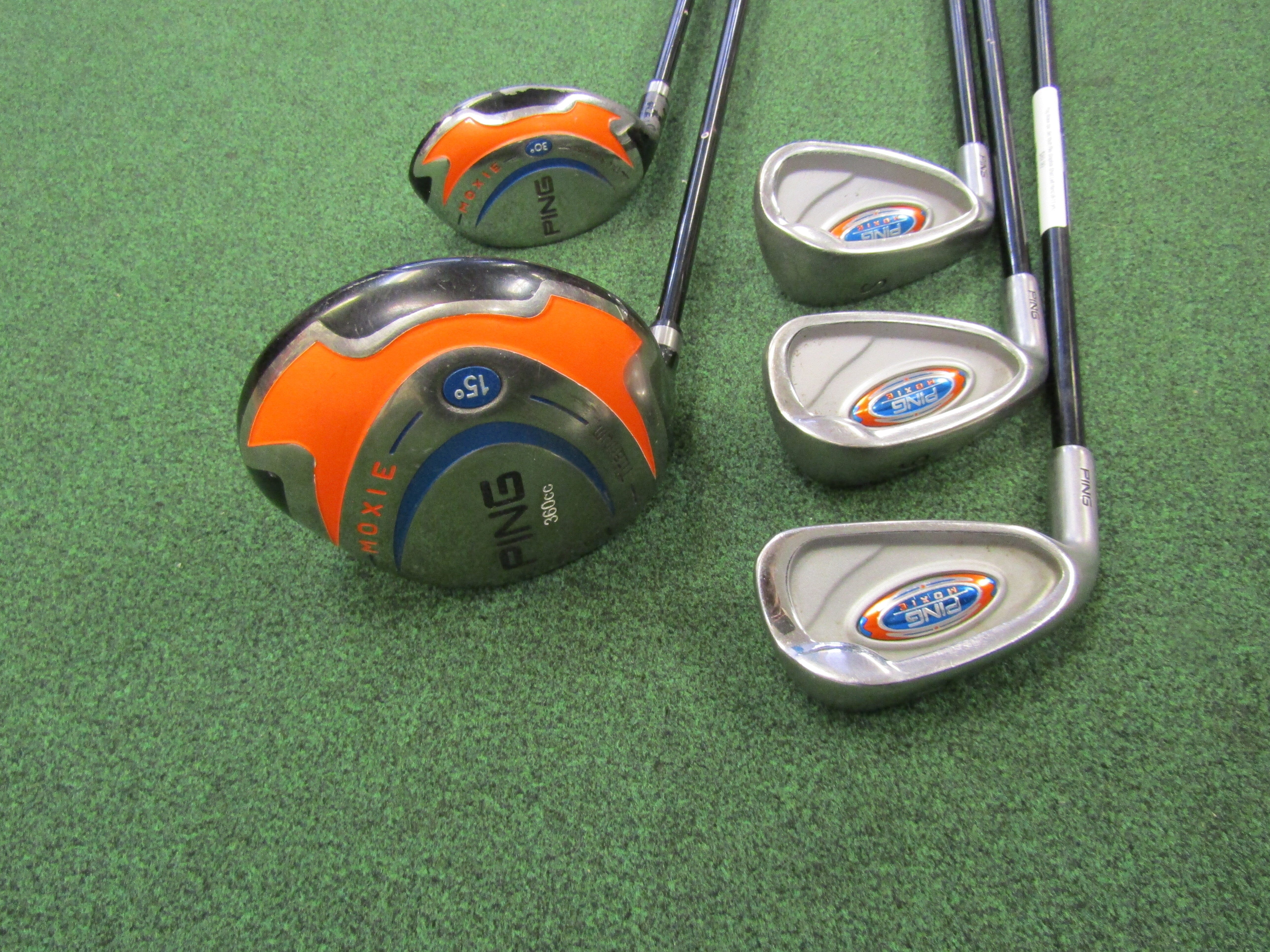 Ping Moxie 5pc. Set Youth Flex Graphite Shaft Left Hand (8-11 yrs) Junior Pre-Owned Golf Set Ping