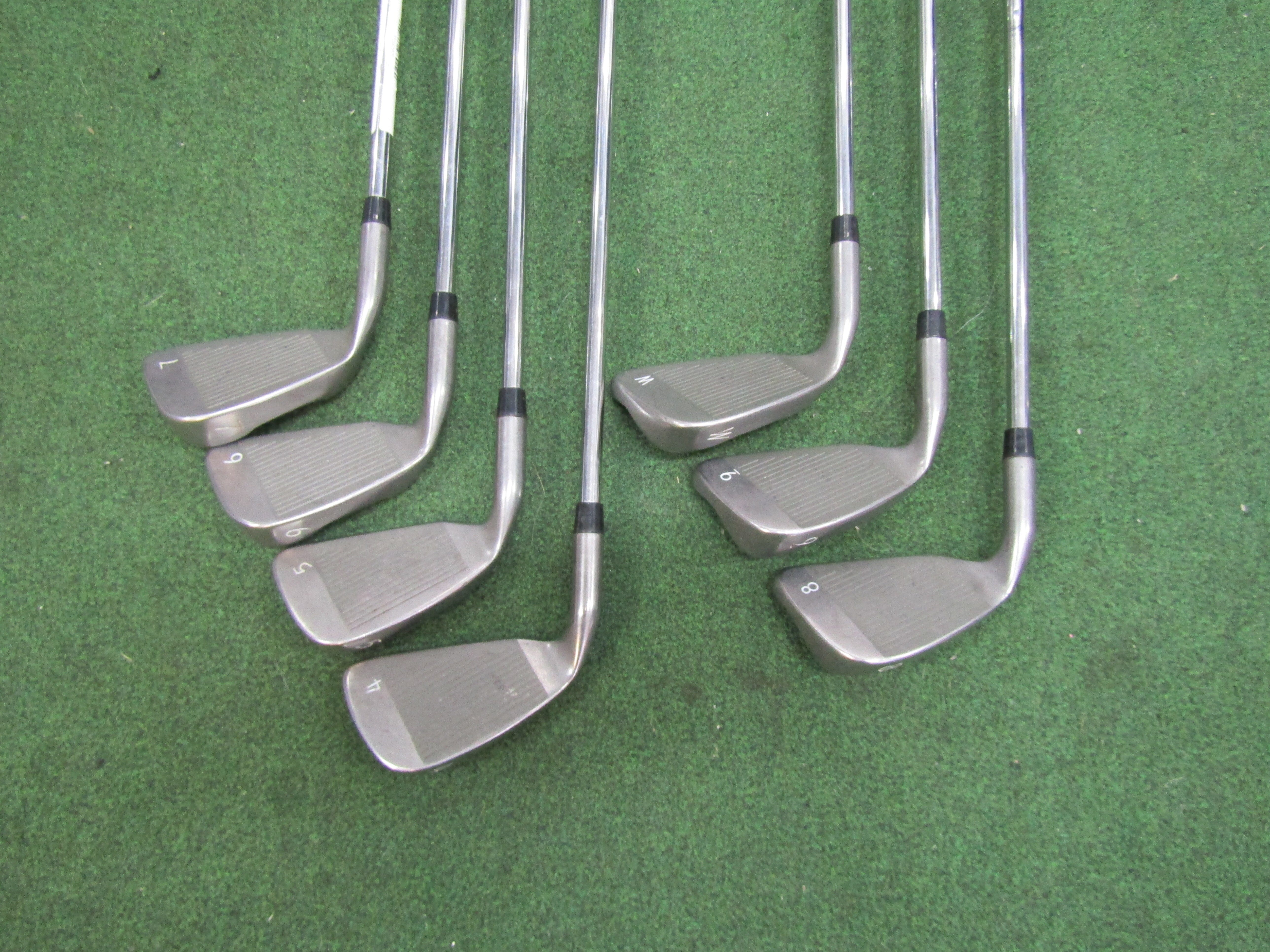 Smooth Tempo Mid Size #4-PW 7 Pc. Iron Set Regular Flex Steel Men's Right Pre-Owned Iron Sets Smooth Tempo
