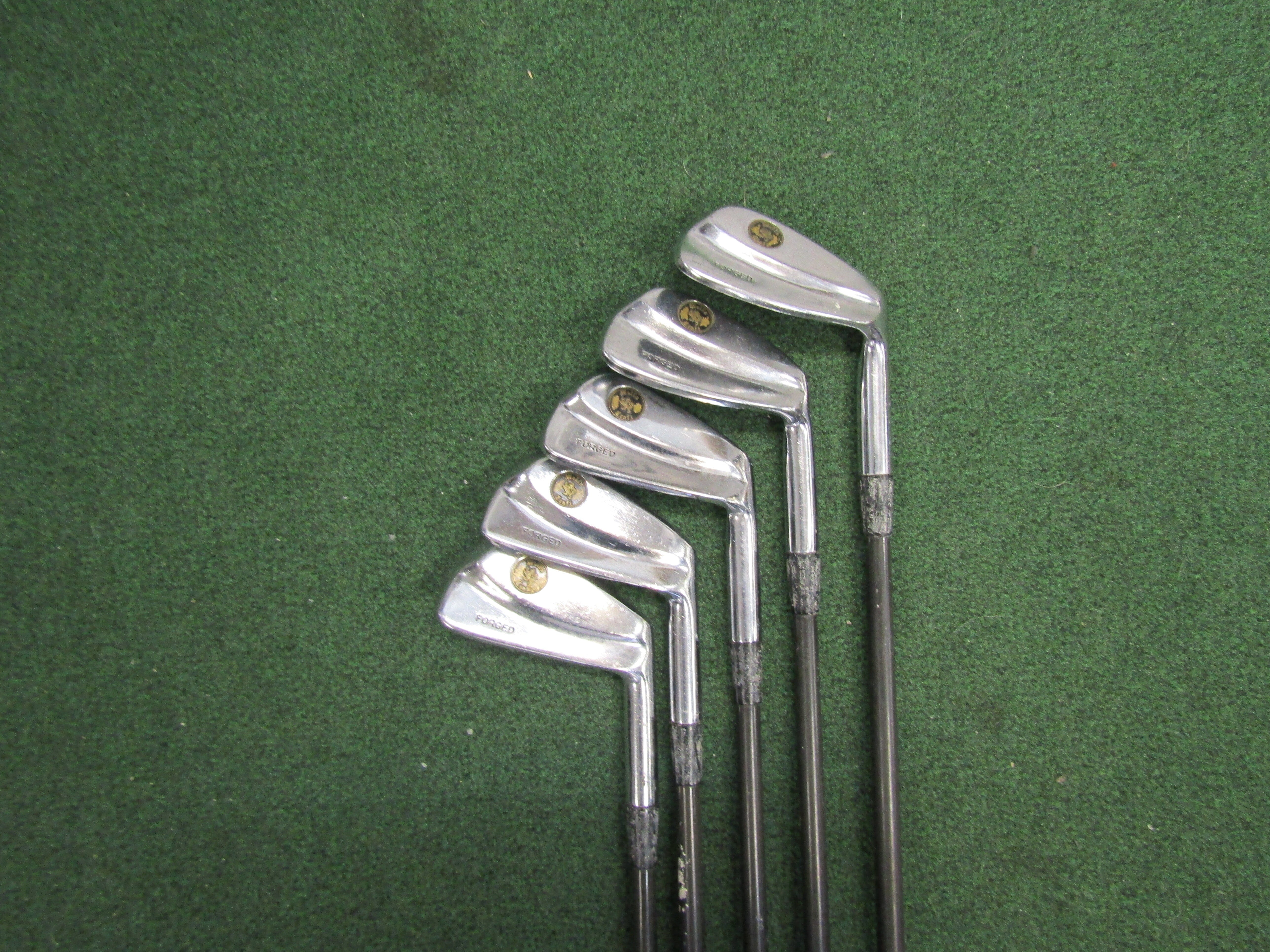Wells Craft #5 - 9 5 pc. Iron Set Stiff Flex Graphite Men's Right Pre-Owned Iron Sets Golf Stuff