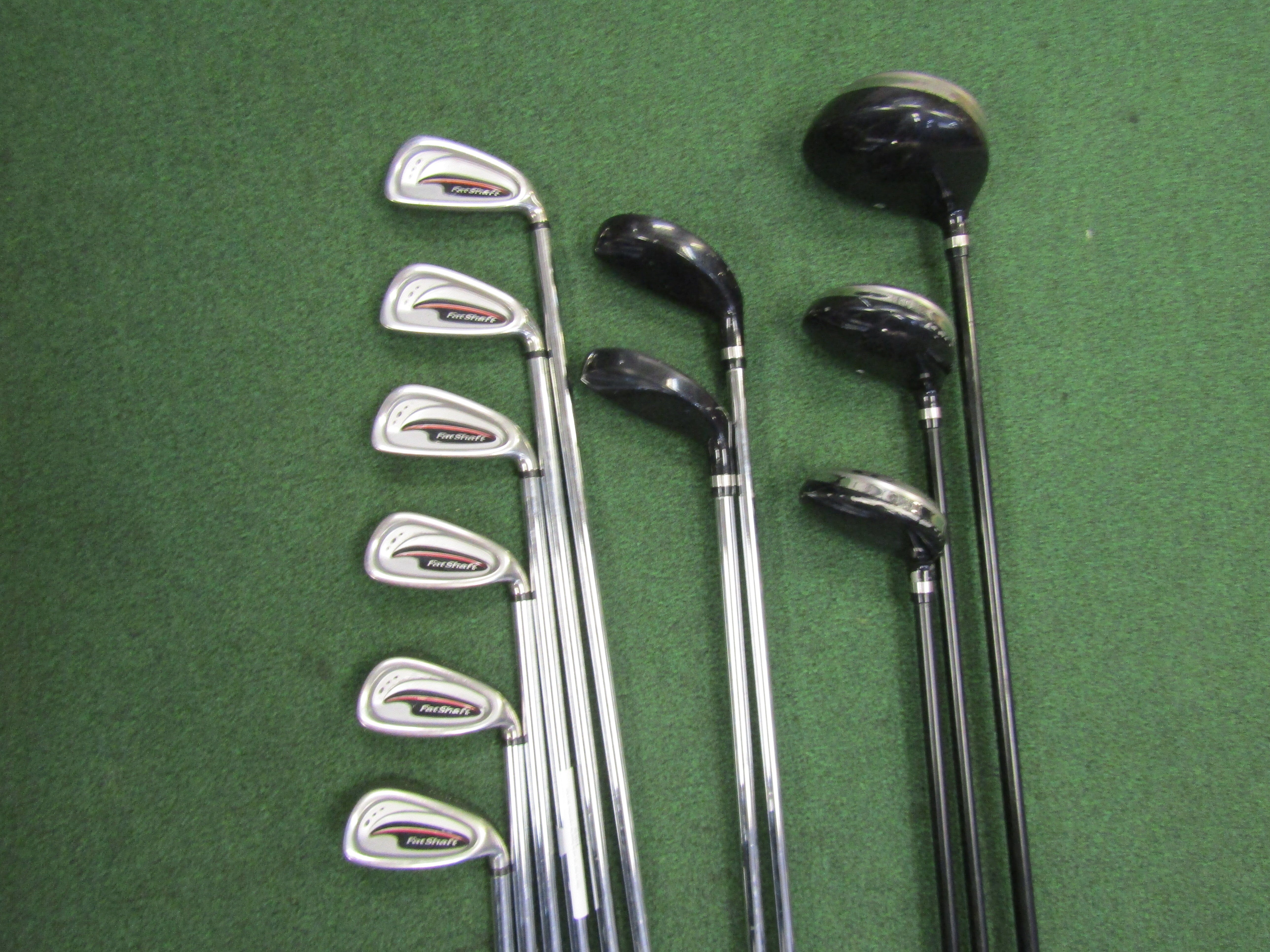 Wilson Fat Shaft 11pc. Golf Set Regular Flex Graphite/Steel Men's Right Pre-Owned Golf Sets Wilson