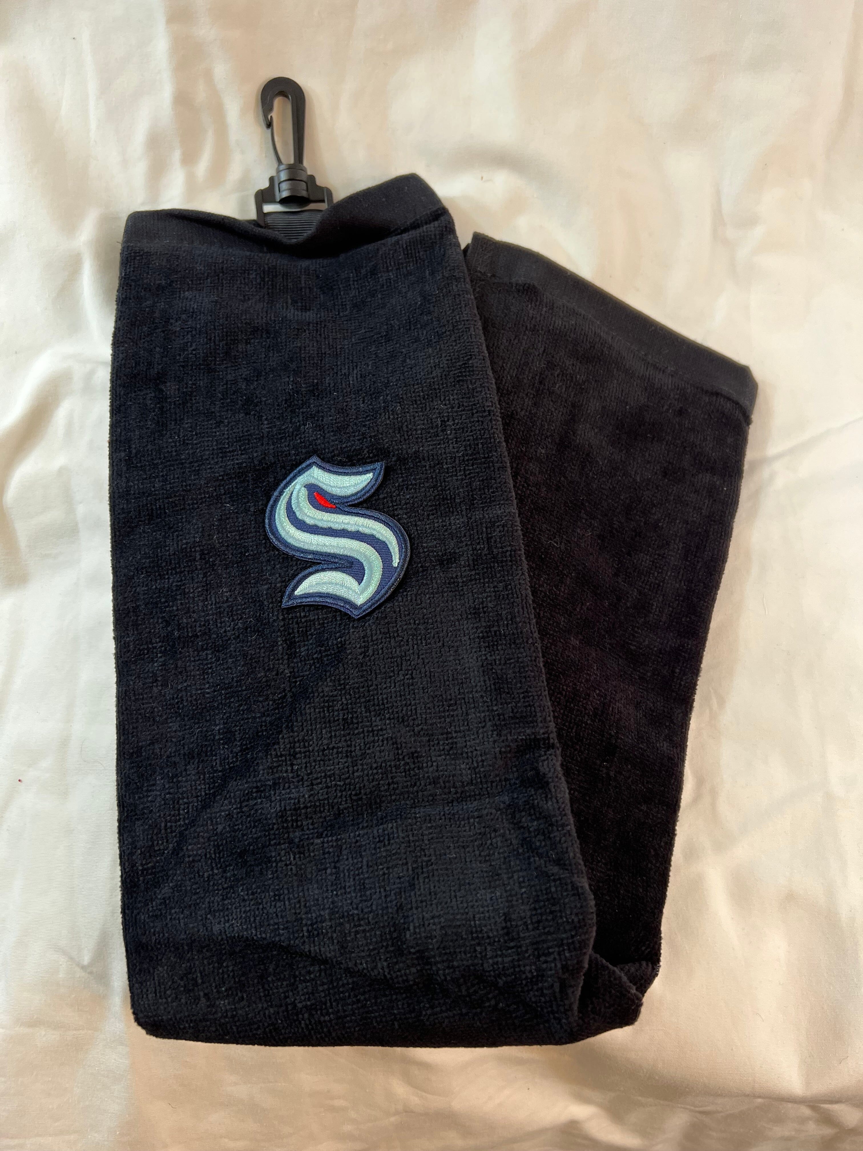 NHL Golf Deluxe Velour Towel CP471 Towel Acushnet