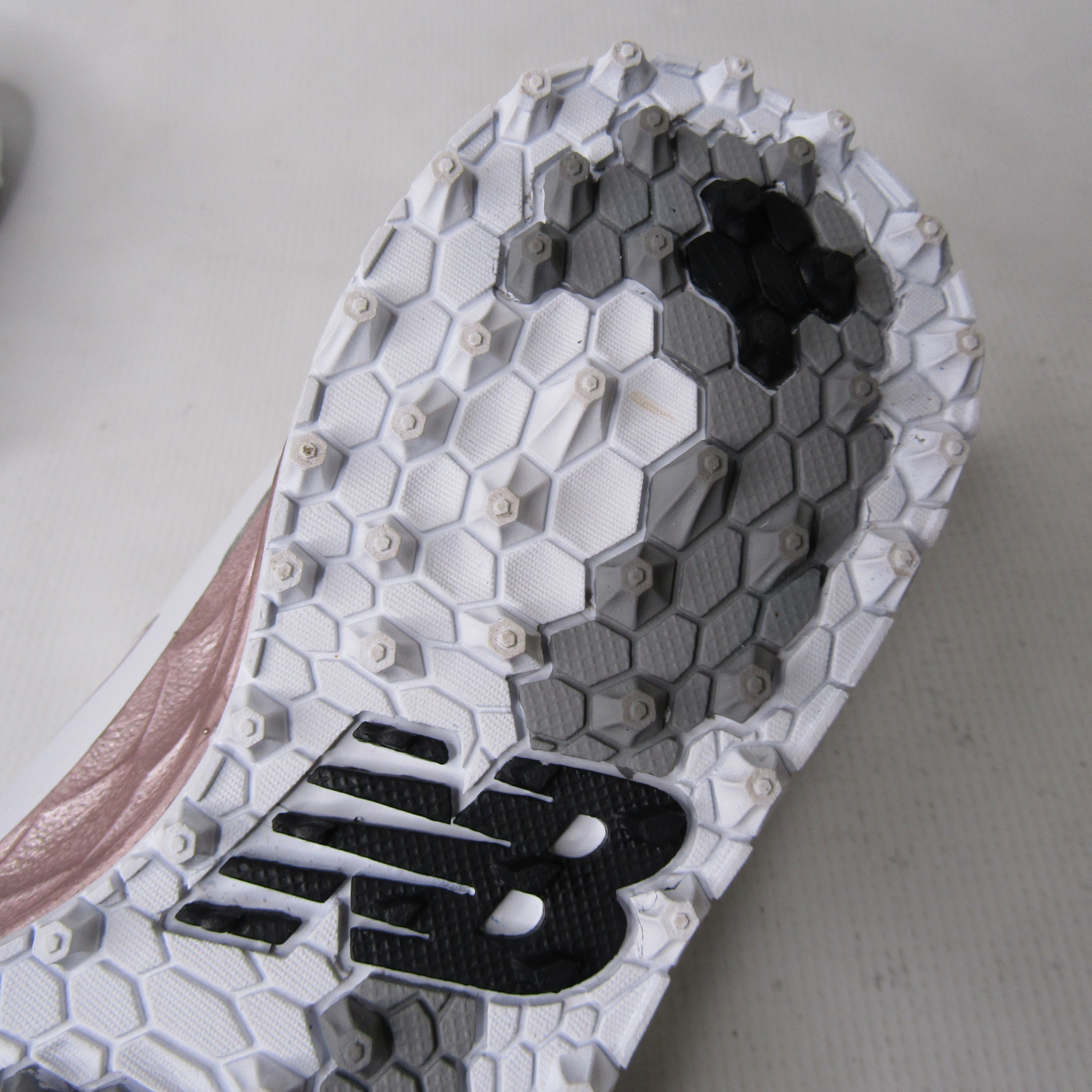 *PRE-OWNED* New Balance Women's Fresh Foam Links V2 Spikeless Golf Shoe Size 7 Wide Golf Stuff - Save on New and Pre-Owned Golf Equipment