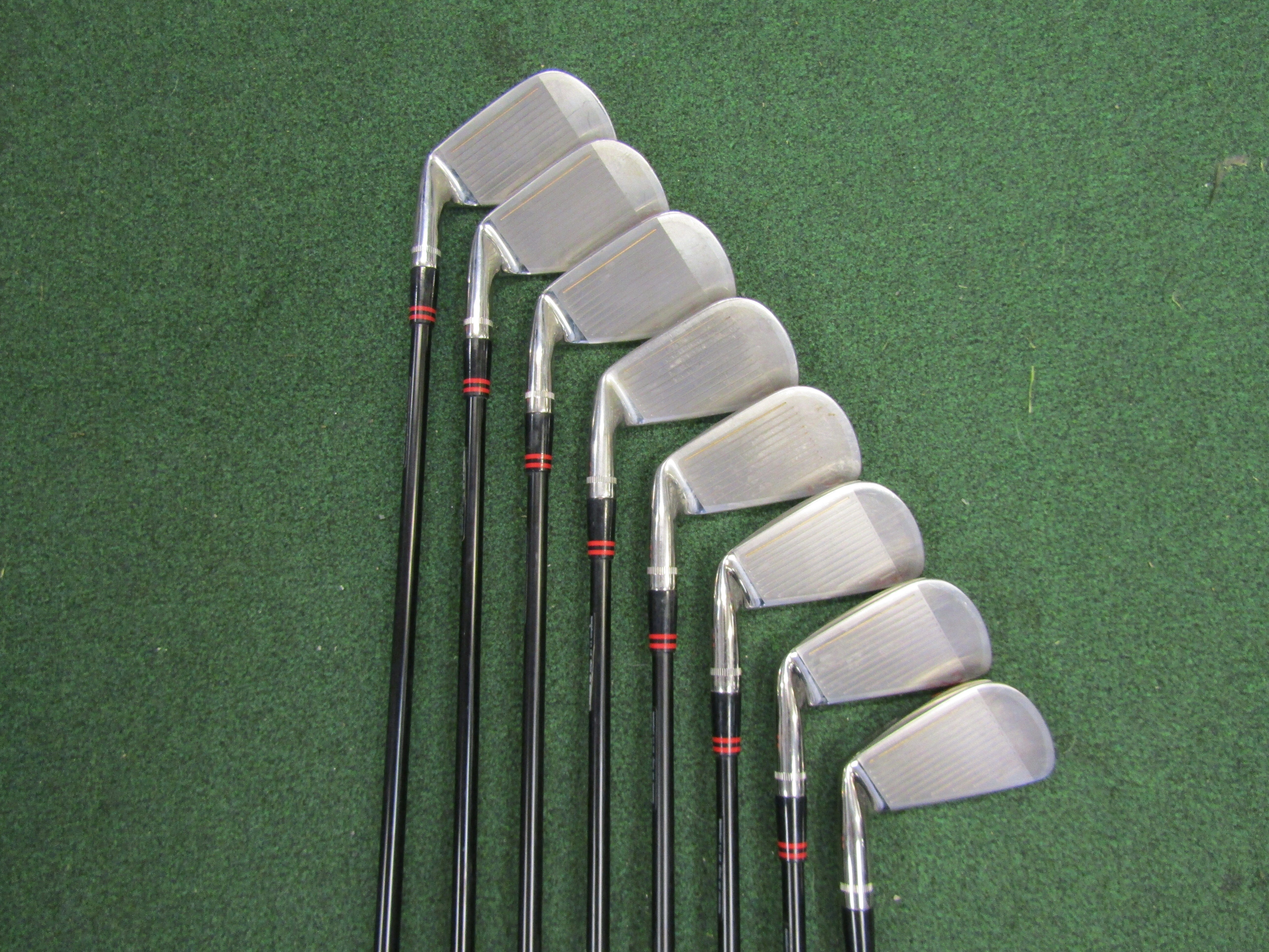Ben Hogan Apex Edge CFT #3 - EW 8 pc. Iron Set Regular Flex Graphite Men's Right Ben Hogan 