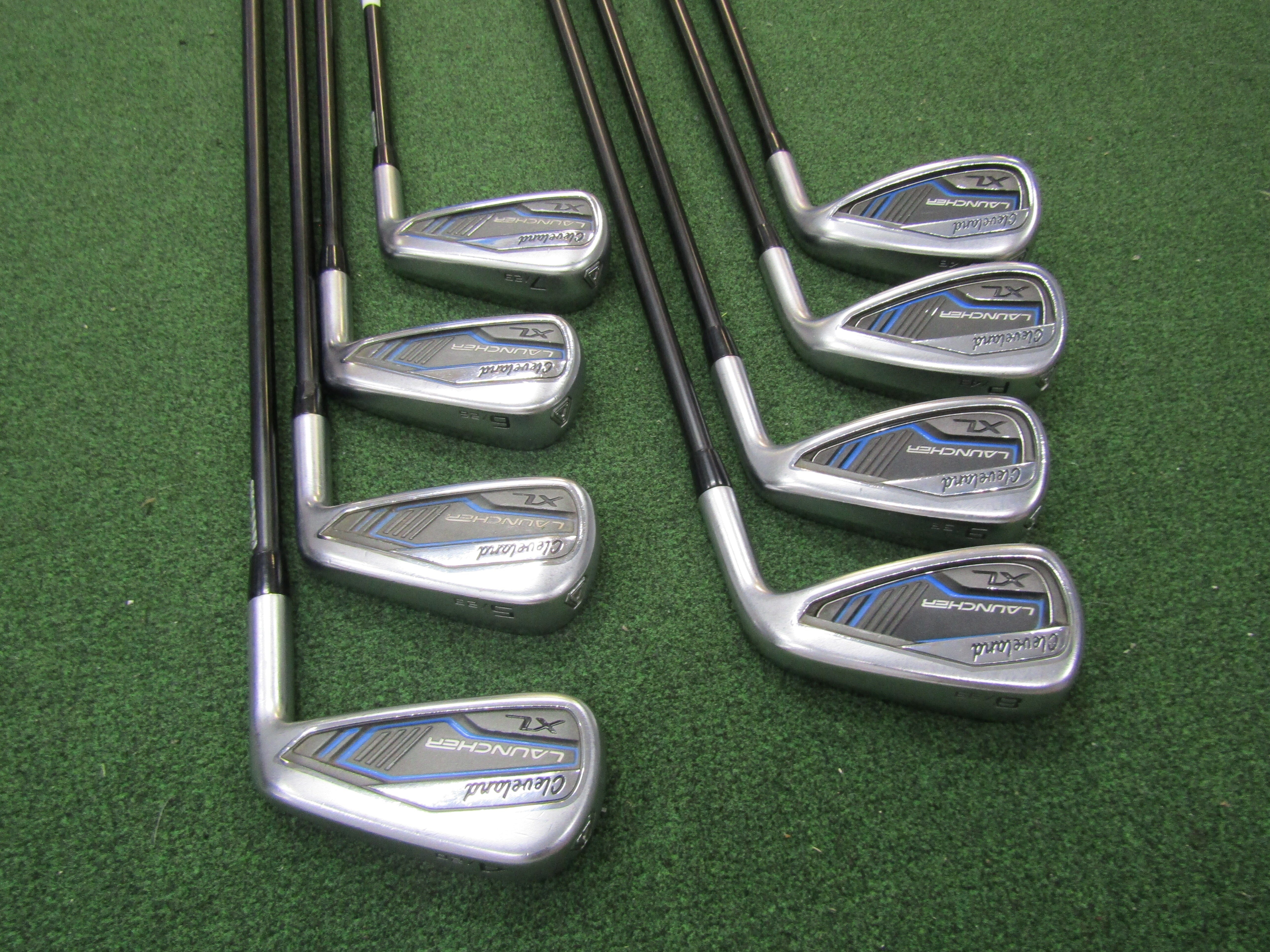 Cleveland Launcher XL #4-PW, DW 8 pc. Iron Set Regular Flex Graphite Men's Right Pre-Owned Iron Sets Cleveland 