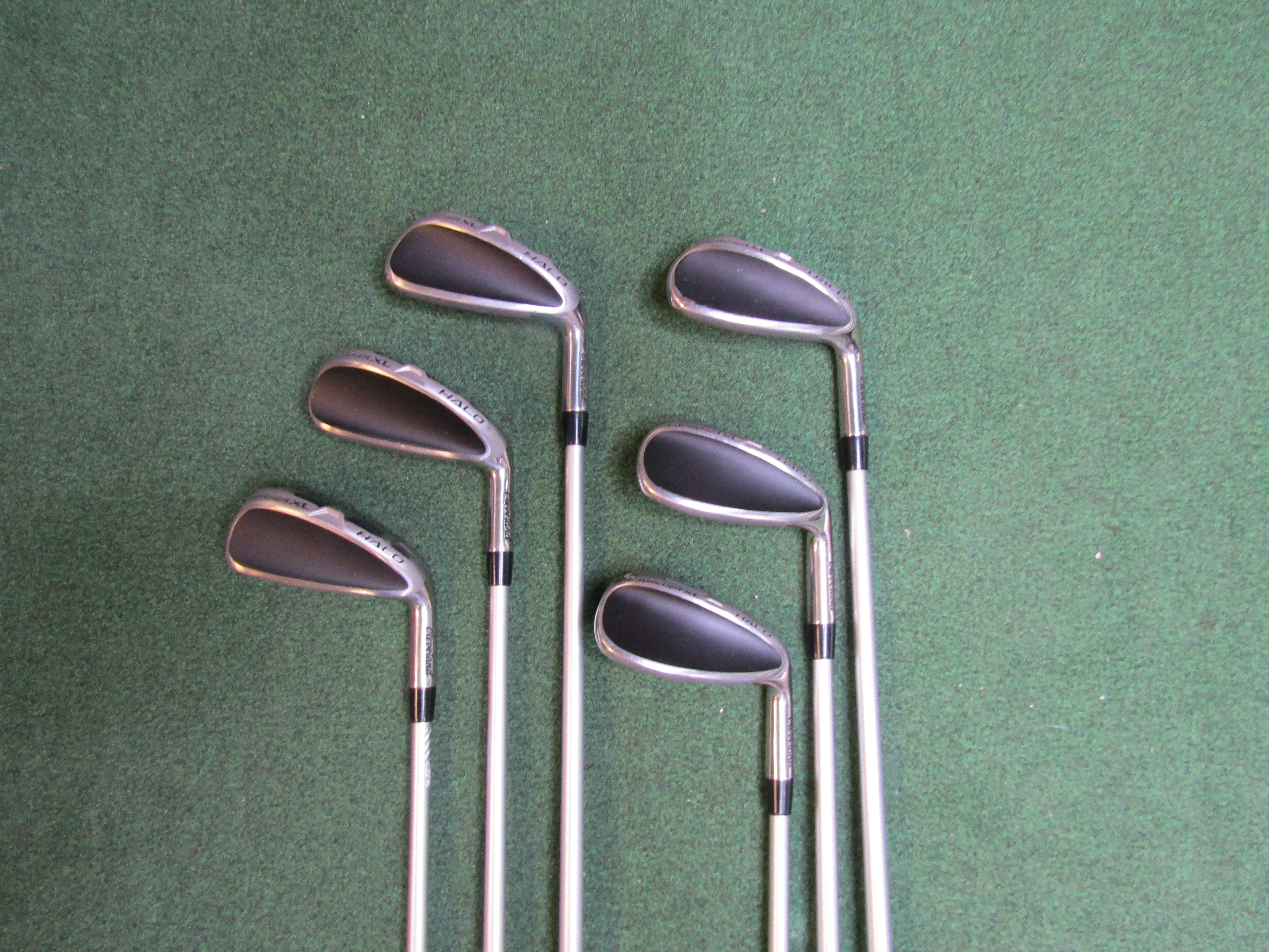 Cleveland Launcher XL Halo Iron Set #6-PW/DW Regular Graphite Right Pre-Owned Iron Sets Cleveland 