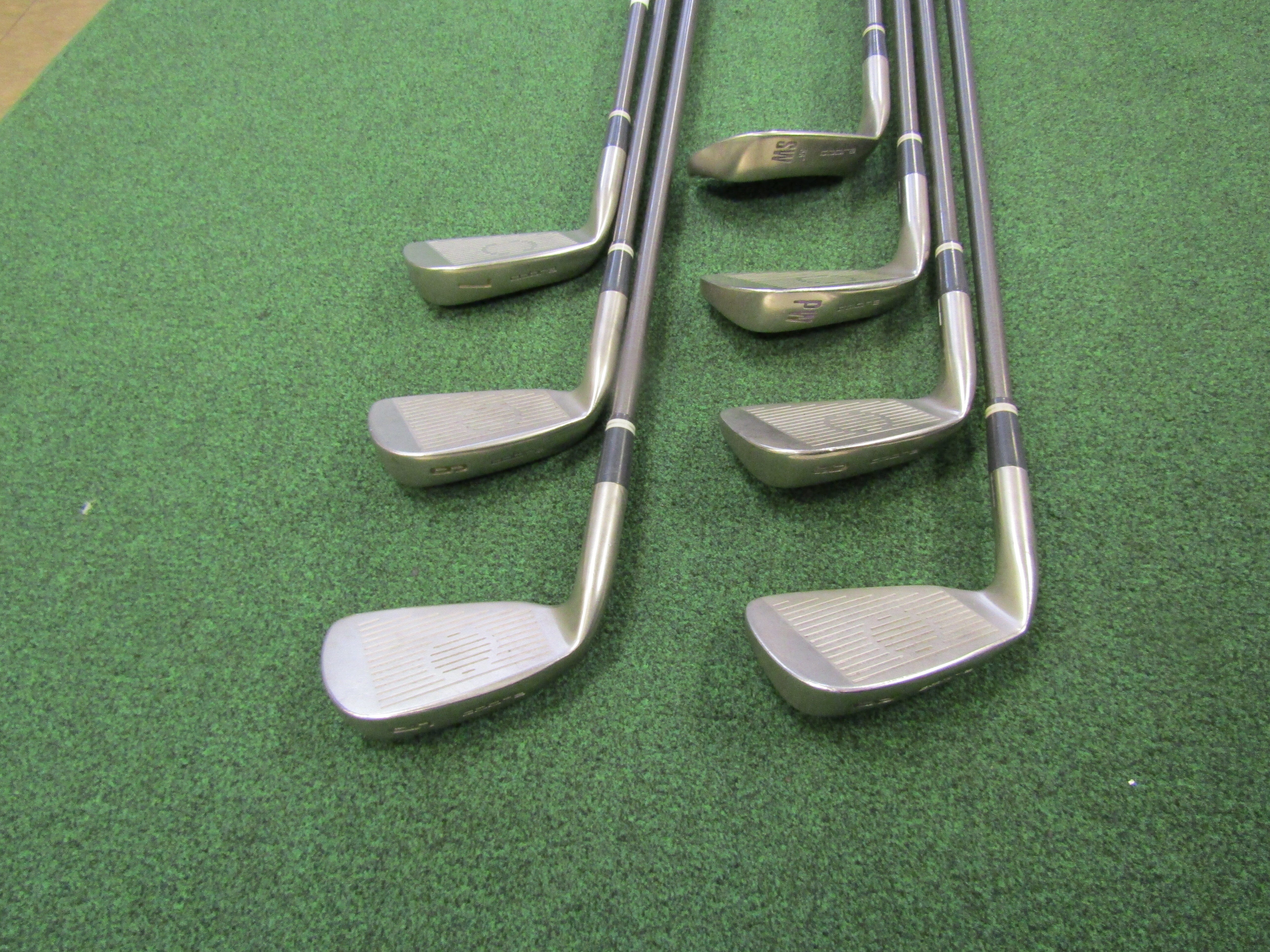 Lady Cobra Oversize #5-PW, SW 7pc. Iron Set Ladies Flex Graphite LRH Iron Sets Cobra 