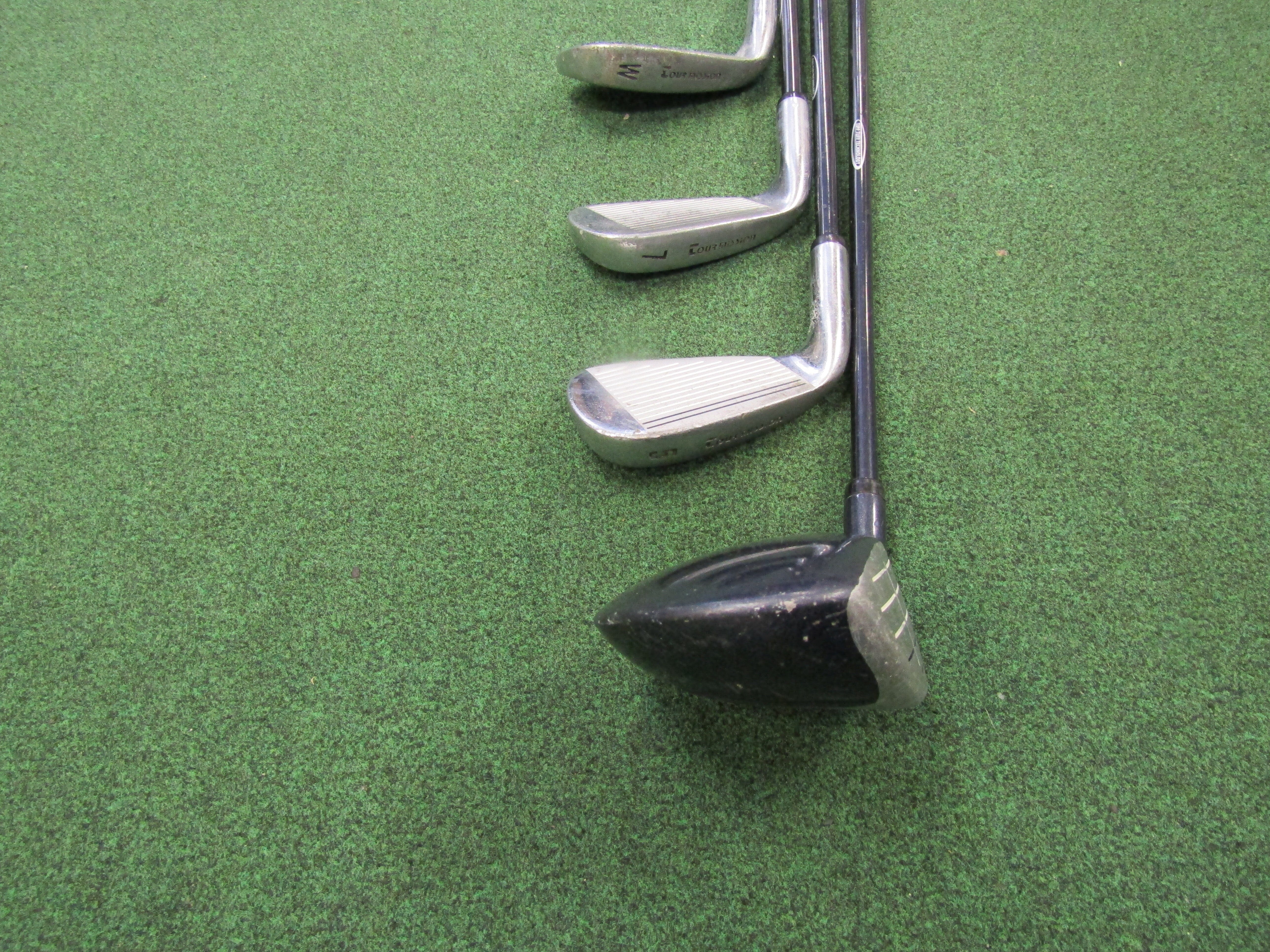 Tour Mission Extreme Eradicator 4pc. Junior Set Graphite Right Hand (8-11 yrs) Junior Pre-Owned Golf Set Tour Mission 