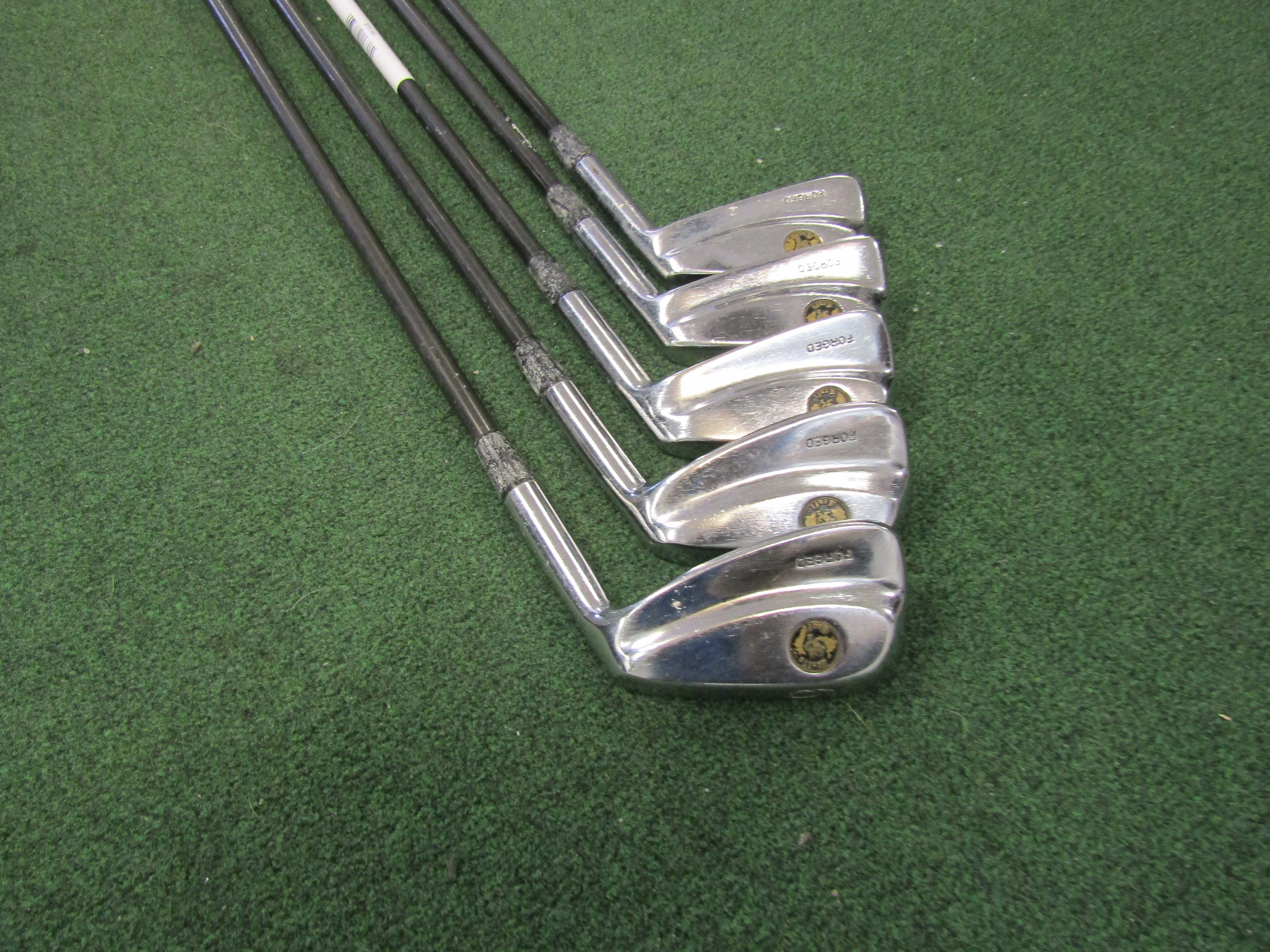 Wells Craft #5 - 9 5 pc. Iron Set Stiff Flex Graphite Men's Right Pre-Owned Iron Sets Golf Stuff 