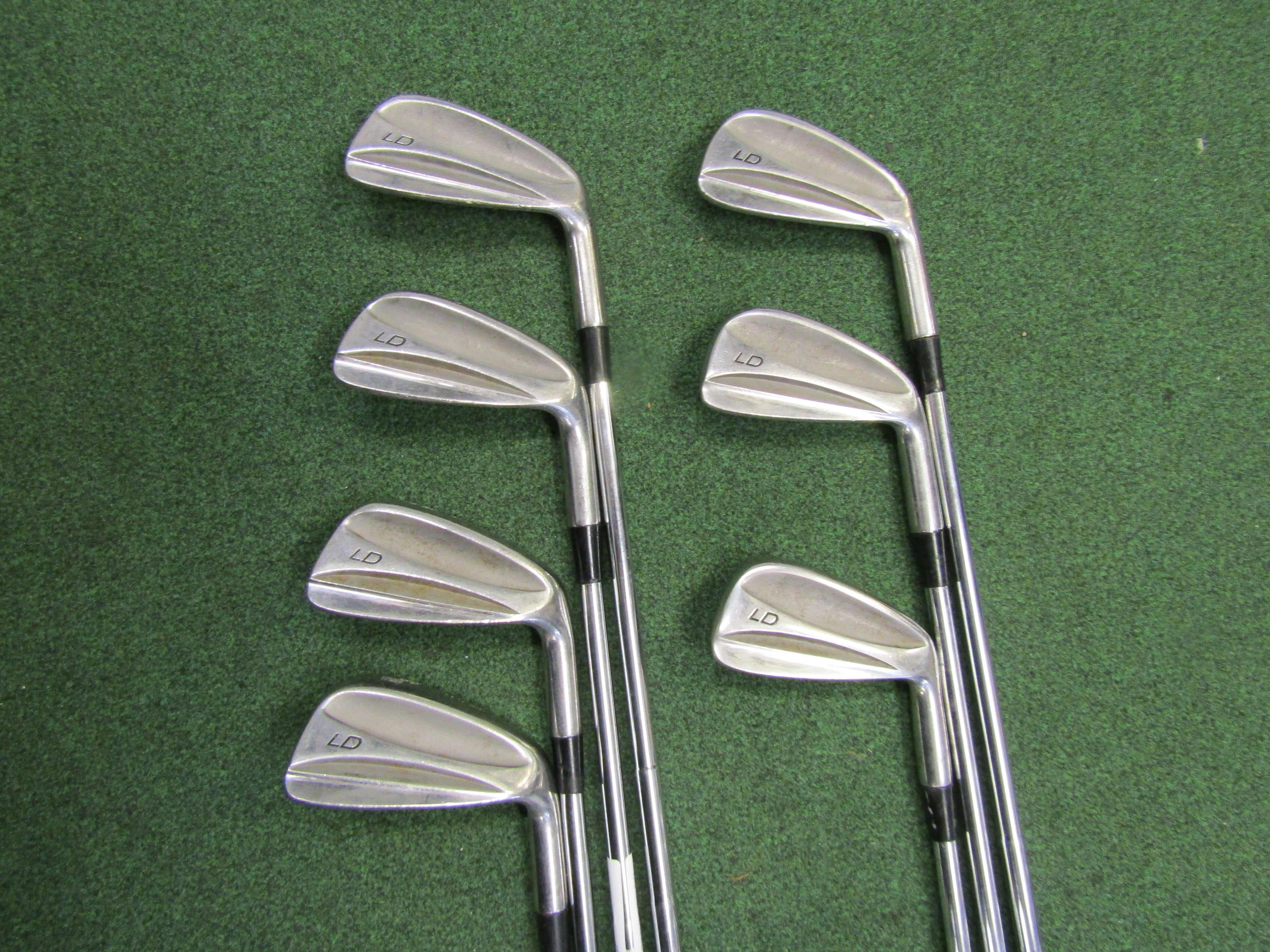 Wilson LD #3-8, PW 7pc. Iron Set Regular Steel Men's Right Pre-Owned Iron Sets Wilson 
